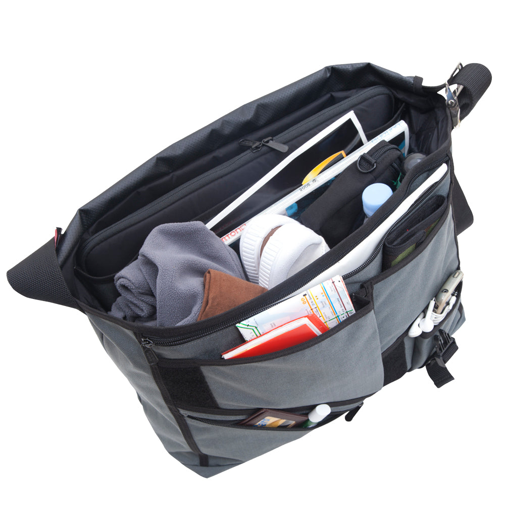 Manhattan Portage Flatiron Messenger Bag (LG) (15 in.)